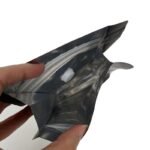 ⁦كيس تعبئة اسود سعة نصف كيلو مع سحاب وفلتر⁩ - الصورة ⁦3⁩