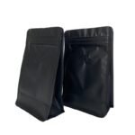 ⁦كيس تعبئة اسود سعة ربع كيلو مع سحاب وفلتر⁩ - الصورة ⁦2⁩