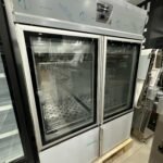 ثلاجة عرض لحوم معلقة رأسية بابين