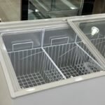 ⁦فريزر أبيض باب زجاجي 316 لتر⁩ - الصورة ⁦3⁩